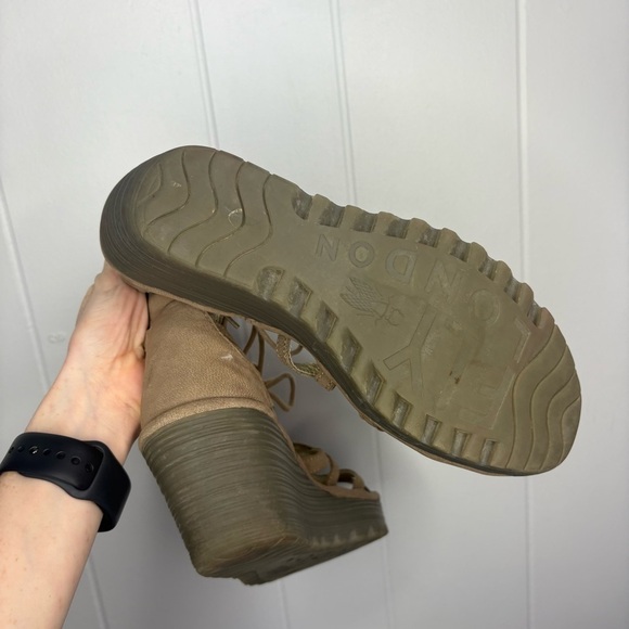 Fly London Tan Gladiator Shooties Yuke Cutouts Style Sandals Shoe Size 40 US 9 - Picture 7 of 8